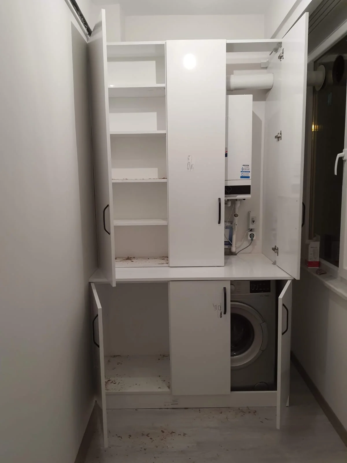 Banyo dolabı