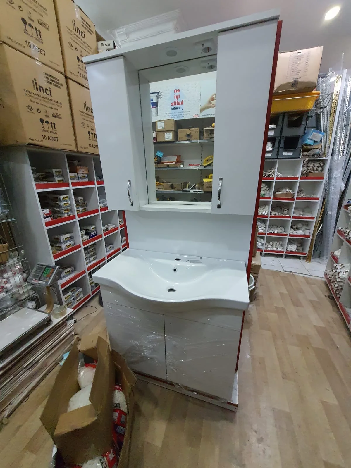 Banyo dolabı